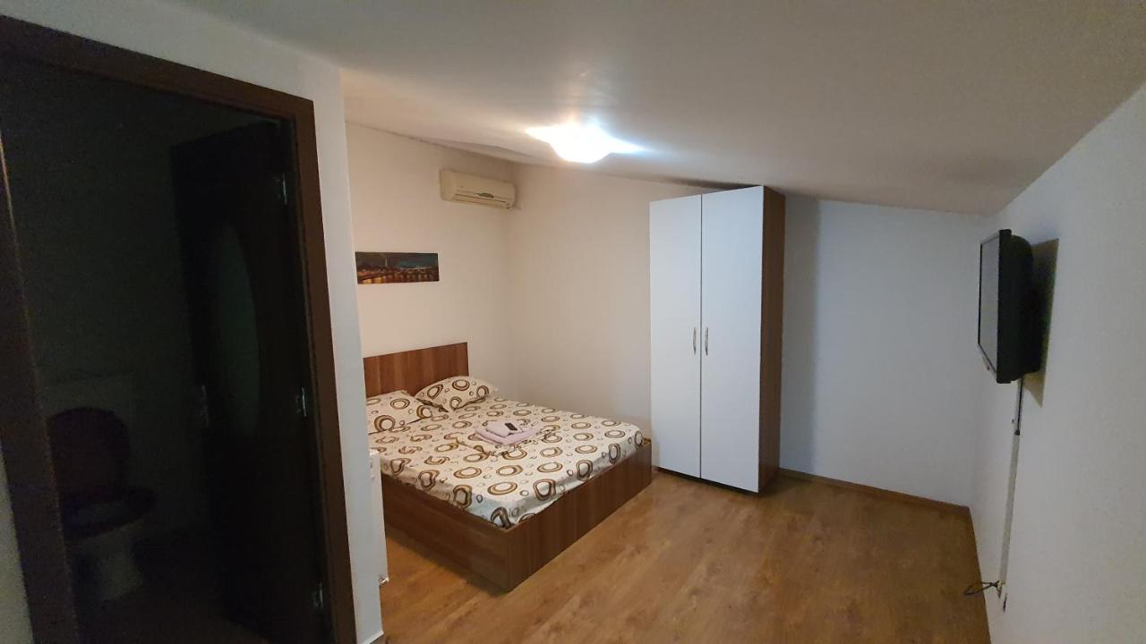 Pensiune Fundeni- Dragonul Rosu Bucarest Exterior foto